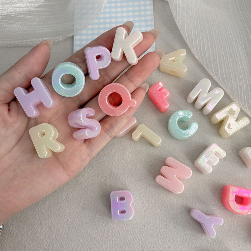 キャンディカラー20mm虹色アクリルレタービーズDIYキット - Jewelry Making Online のレビューと価格